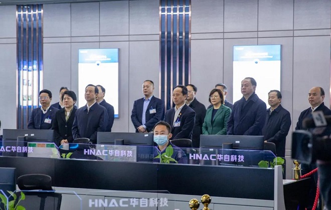 湖南省委书记许达哲一行考察华自科技2.jpg 湖南省委书记许达哲一行考察华自科技2.jpg